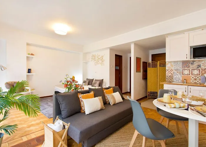 Aposentus - Downtown Bright *